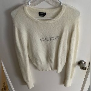 Shite long sleeve shirt